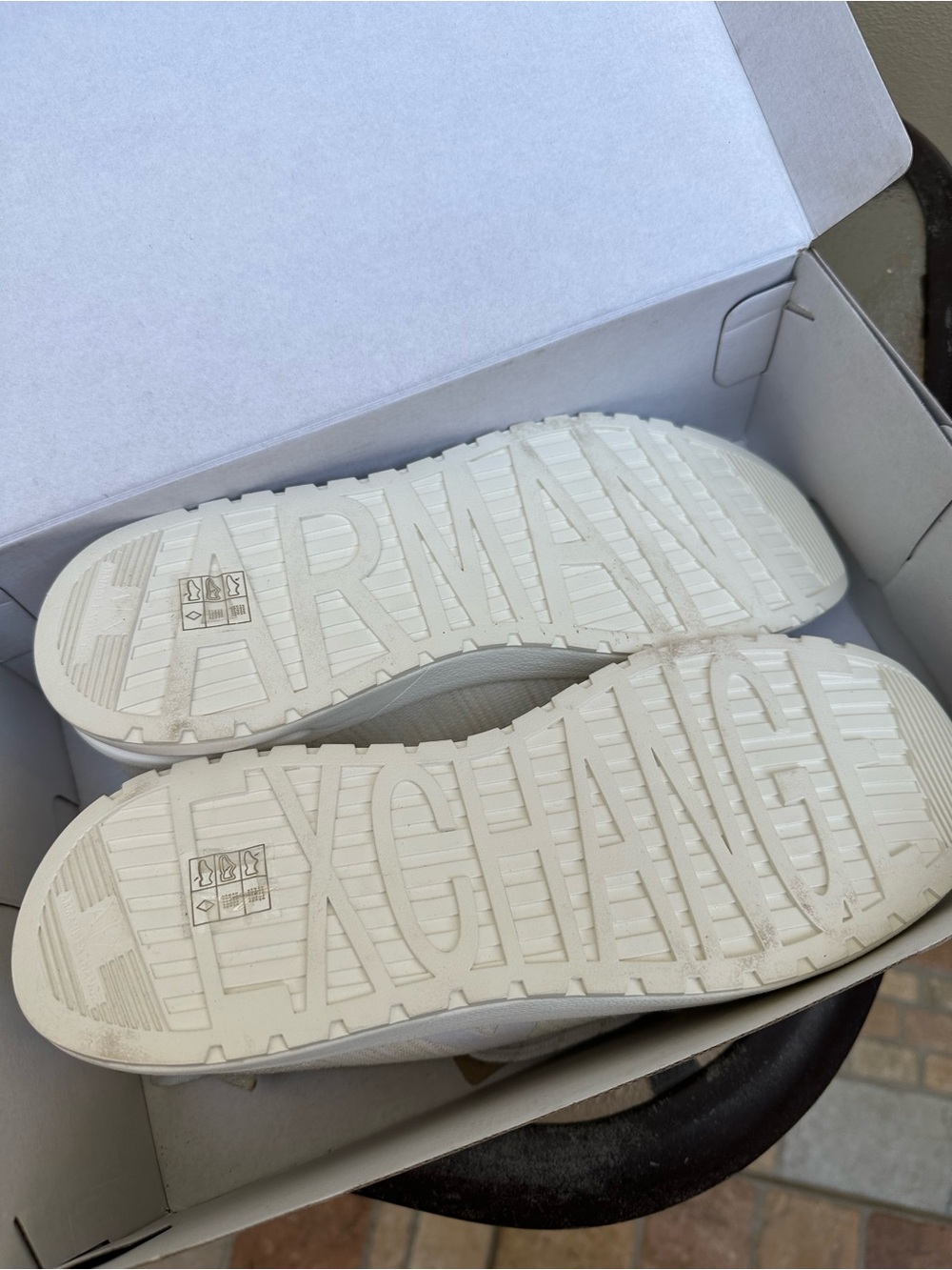 Armani Exchange Sneakers - Picture 3 of 5